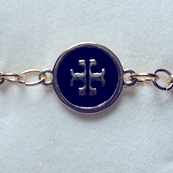 NWOT Tory Burch logo Pendant Bracelet - Picture 2 of 4